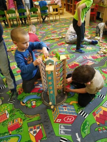 11. Věž pro kuličku