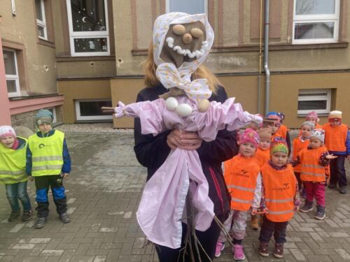 Deti-vyrobily-Moranu.