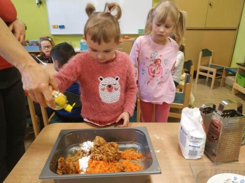 Výroba zeleninových salátů