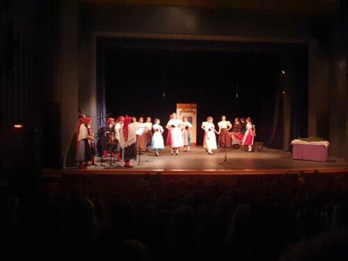 Folklorni-vanocni-vystoupeni-souboru-Praminek-a-Vysocan-2