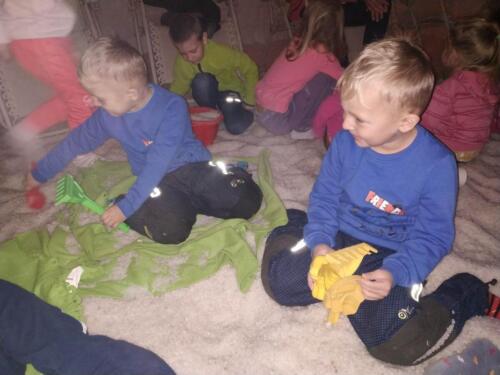 Motýlci v solné jeskyni