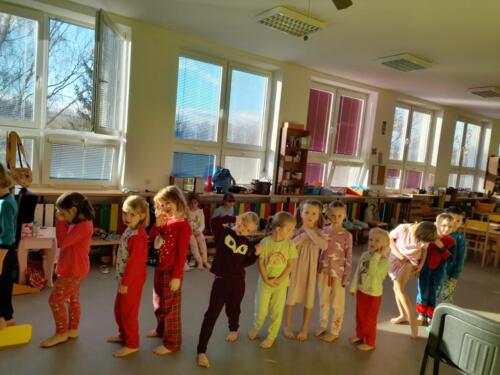 Jak-nam-slusi-pyzamo