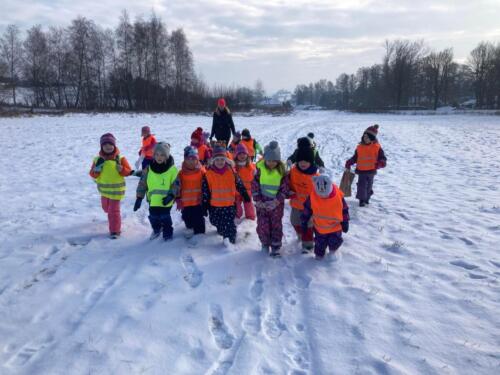 Nesly-jsme-pro-zviratka-spoustu-dobrot. (1)