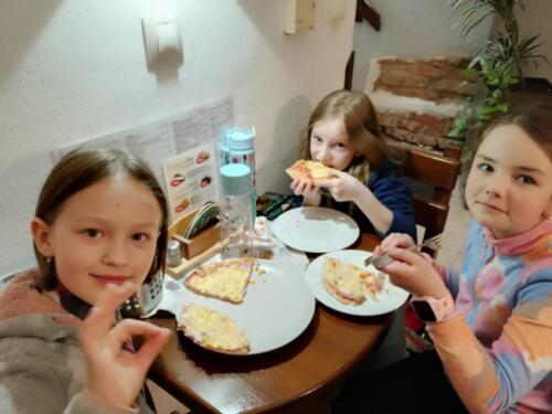 Odmena-za-vystoupeni-v-telcske-pizzerii.3
