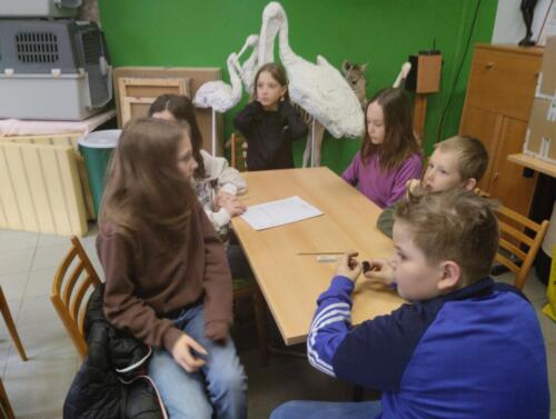 Poslouchame-instrukce-a-vstrebavame-nove-informace (1)