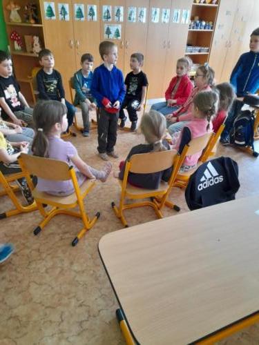 Predskolacci-si-hraji-s-druhaky