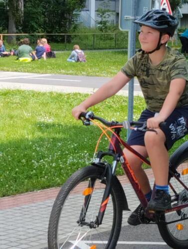 Tak-skoci-tam-ta-cervena-nebo-to-stihnu...