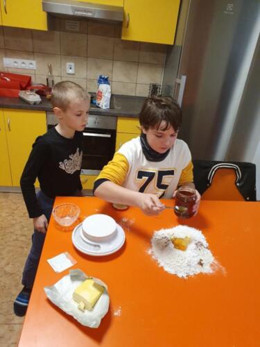 priprava-pernickoveho-testa