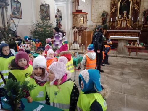 v-kostele-na-vystave