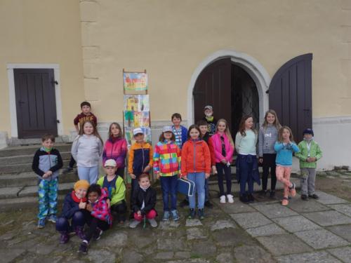 školní družina před kostelem